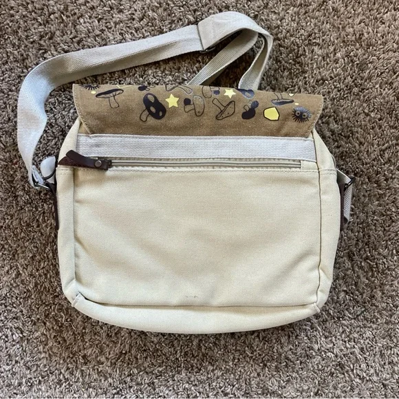 Totoro Themed Beige Crossbody Bag - Picture 4 of 8